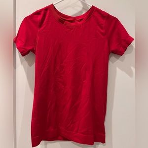 Lululemon red tee